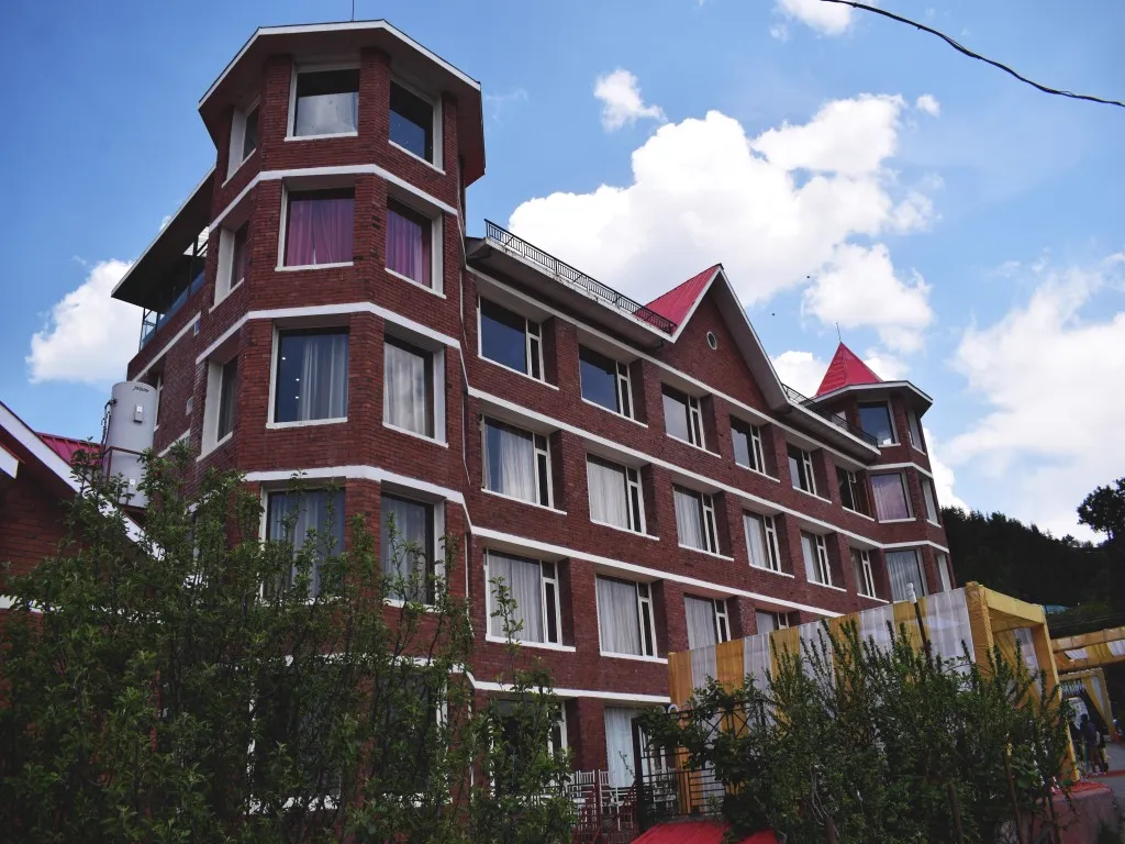 De-Exotica Resort at Theog Shimla — 2
